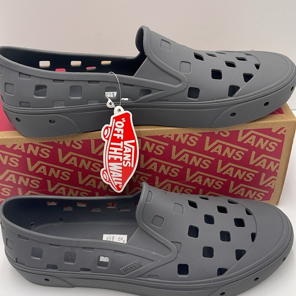 Vans Men’s Slip-On Trk
Pewter
VN0A5HF8PWT
Sneakers - Picture 2 of 16